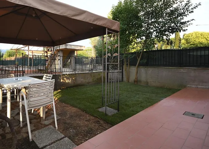 度假居 Little Garden 萨尔扎纳